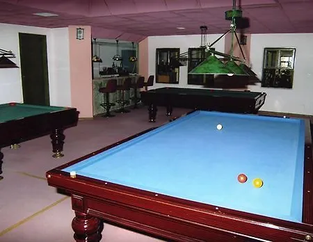 Ulasan Caravan מלון