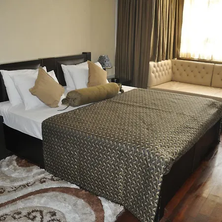 Hotel Ulasan Caravan 4*