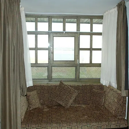 מלון Ulasan Caravan 4*
